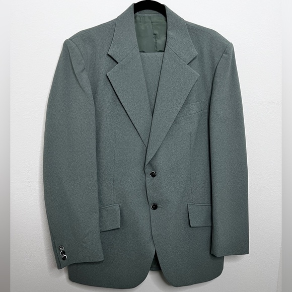 VINTAGE Sage Green Suit Sz 48R - Picture 2 of 9